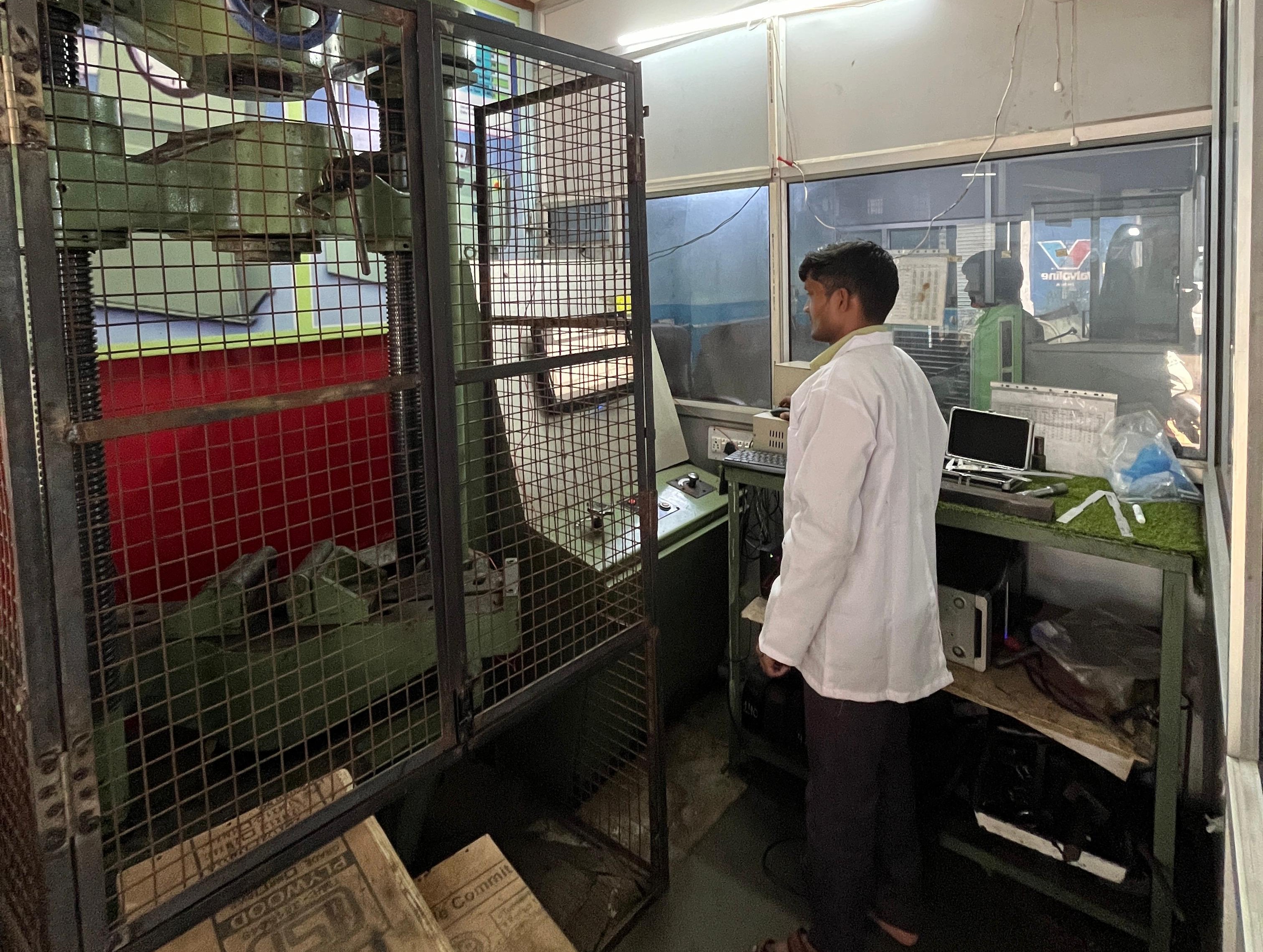 Mechanical testing equipment